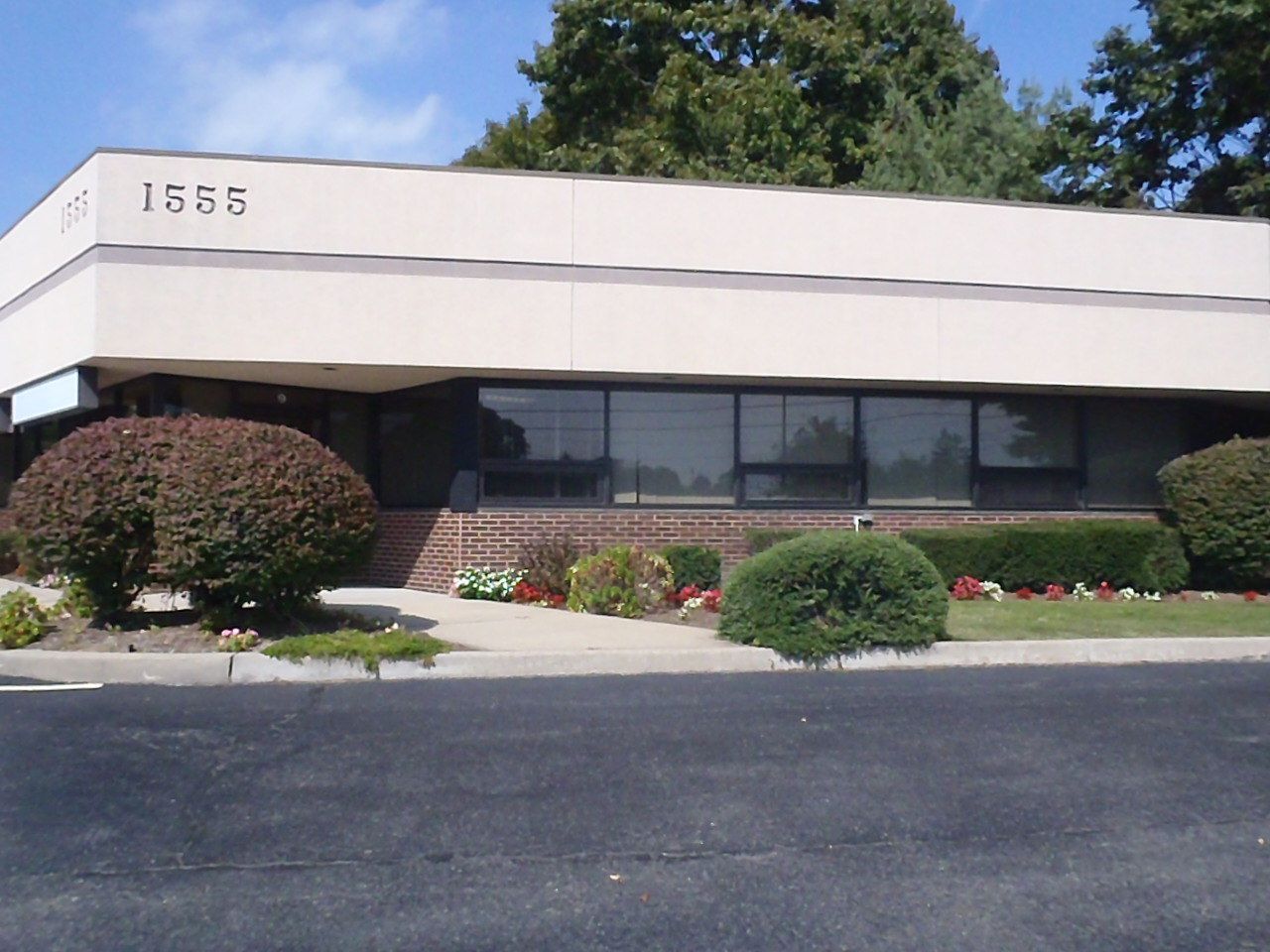 1555 Sunrise Hwy, Bay Shore, NY 11706